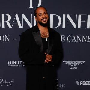 Le chanteur a ensuite enchaîné les succès
Slimane - Photocall de la soirée de gala "le Grand Dîner" au Palais Bulles à Théoule-sur-mer lors du 77ème Festival International du Film de Cannes le 18 mai 2024. © Christophe Clovis / Bestimage 