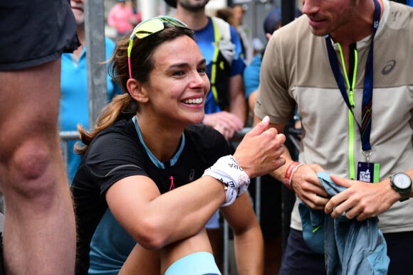 Exclusif - Marine Lorphelin (Miss France 2013) participe et finit la course MCC, 40 kms et 2300m de dénivelé positif, en marge de l'Ultra Trail du Mont Blanc (UTMB) à Chamonix le 26 août 2024. Son compagnon Stanislas Gruau l'a soutenu sur tout le parcours © Romain Doucelin / Bestimage  Exclusive - No web en Suisse / Belgique Marine Lorphelin (Miss France 2013) is taking part in and finishing the MCC race, 40km and 2,300m of ascent, as part of the Ultra Trail du Mont Blanc (UTMB) in Chamonix on 26 August 2024. Her partner supported her all the way. 