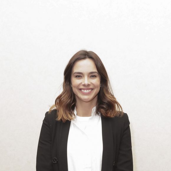 Exclusif - Marine Lorphelin (Miss France 2013) lors de la conférence de presse "Défi d'Elles 2024" à Paris le 10 janvier 2024. Né en plein cœur du Bassin d’Arcachon en 2017 et imaginé par Christelle Gauzet, gagnante de Koh Lanta 2008, le raid Défi d’Elles est un concept unique et solidaire qui emmène à chaque fois une centaine de participantes à la découverte de nouvelles contrées et surtout d’elles-mêmes… Par équipe de 2, elles se dépassent et vivent une expérience inoubliable pour la bonne cause : la fondation Keep A Breast qui œuvre pour la prévention du cancer du sein. © Jack Tribeca / Bestimage  Exclusive - No web en Suisse / Belgique Défi d'Elles 2024" press conference in Paris on 10 January 2024. Created in the heart of the Bay of Arcachon in 2017 by Christelle Gauzet, winner of Koh Lanta 2008, the Défi d'Elles raid is a unique concept of solidarity that takes around a hundred participants on a journey of discovery of new lands and, above all, of themselves... In teams of 2, they surpass themselves and live an unforgettable experience for a good cause: the Keep A Breast foundation, which works to prevent breast cancer. 