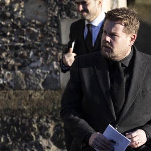 James Corden - Funérailles de Liam Payne à l'église St Mary à Amersham, le 20 novembre 2024. L'ex-membre du groupe One Direction a chuté du troisième étage, le 16 octobre 2024, depuis le balcon de sa chambre d'hôtel à Buenos Aires (Argentine). Celle-ci a été retrouvé saccagée. 