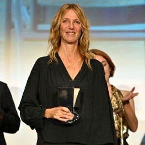 Sandrine Kiberlain (Prix coup de coeur) lors de la soirée de clôture de la 6ème édition du festival Cinéroman au cinéma Pathé Gare du Sud, à Nice, France, le 5 octobre 2024 © Bebert-Jacovides/Bestimage 