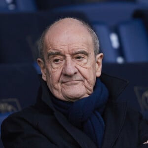 Pierre Lescure en tribunes du match de Ligue 1 McDonald's opposant le Paris Saint-Germain (PSG) au Racing Club de Lens (RCL) (1-0) au Parc des Princes à Paris, France, le 2 novembre 2024. © Cyril Moreau/Bestimage 