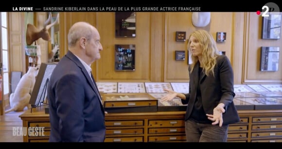 Sandrine Kiberlain sur le plateau de "Beau Geste" face à Pierre Lescure.