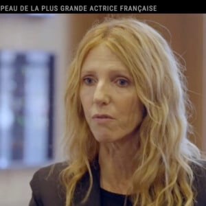 Sandrine Kiberlain sur le plateau de "Beau Geste" face à Pierre Lescure.