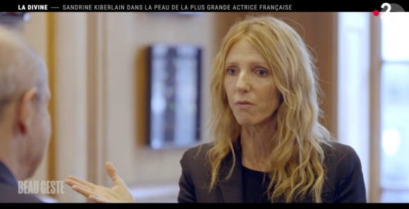 Sandrine Kiberlain sur le plateau de "Beau Geste" face à Pierre Lescure.