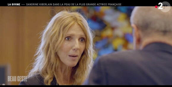 Sandrine Kiberlain sur le plateau de "Beau Geste" face à Pierre Lescure.