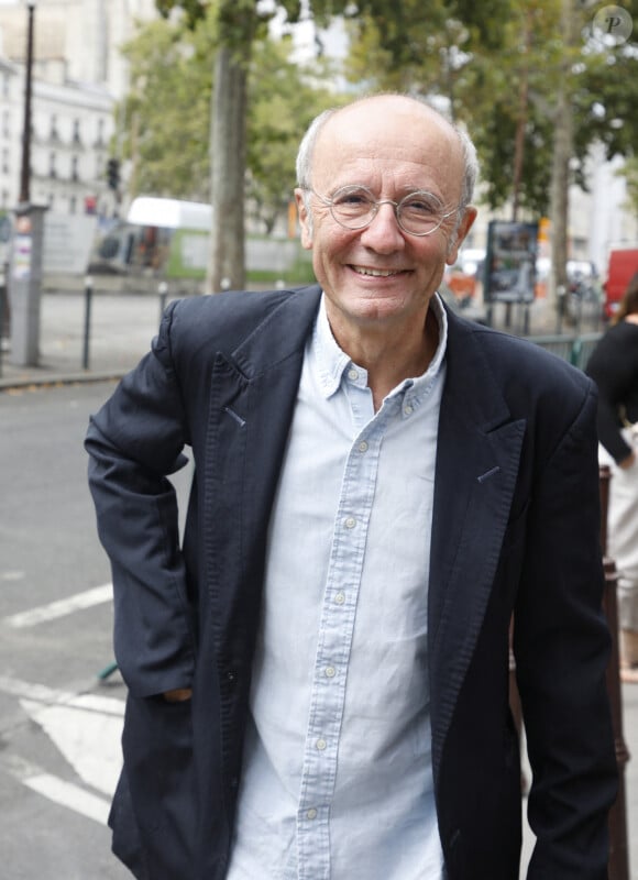 Exclusif - Philippe Geluck à la sortie des studios de RTL à Paris, France, le 28 août 2023.