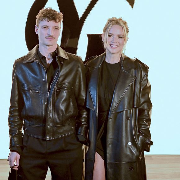 Elle était déjà maman d'Ali, née d'une précédente relation et a donc redécouvert les joies de la maternité. 
Niels Schneider, Virginie Efira au photocall du défilé Saint Laurent collection femme automne/hiver 2024-2025 lors de la fashion week à Paris (PFW) le 27 février 2024. © Olivier Borde / Bestimage