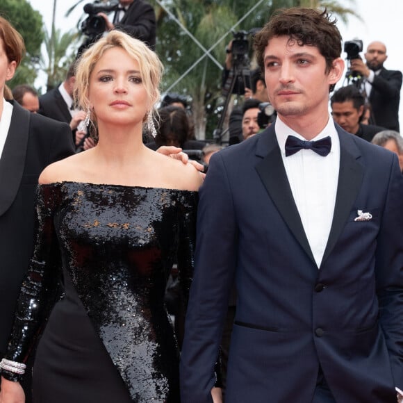 Virginie Efira et son compagnon Niels Schneider - Montée des marches du film "Sibyl" lors du 72ème Festival International du Film de Cannes. Le 24 mai 2019 © Borde / Bestimage 