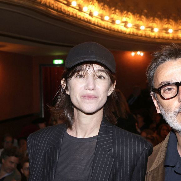 Charlotte Gainsbourg et son compagnon Yvan Attal - Soirée de mobilisation "L'Europe contre l'antisémitisme" au théâtre Antoine à Paris le 3 juin 2024. © Cédric Perrin/Bestimage