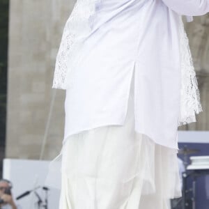 Slimane, Lara Fabian lors du dernier relais de La Flamme Olympiques avant la cérémonie d'ouverture des Jeux Olympiques (JO) de Paris 2024 à Saint-Denis, Seine Saint-Denis, France, le 26 juillet 2024. © Melloul-Tribeca/Bestimage 