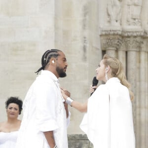 Slimane, Lara Fabian lors du dernier relais de La Flamme Olympiques avant la cérémonie d'ouverture des Jeux Olympiques (JO) de Paris 2024 à Saint-Denis, Seine Saint-Denis, France, le 26 juillet 2024. © Melloul-Tribeca/Bestimage 