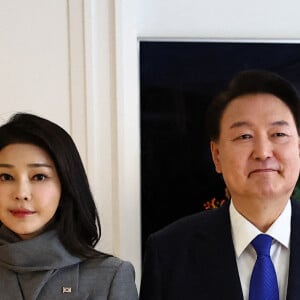 Le prince et la princesse de Galles (à gauche et à droite) accueillent le président de la Corée du Sud, Yoon Suk Yeol, et son épouse, Kim Keon Hee (au centre), dans leur hôtel du centre de Londres, au premier jour de la visite d'État au Royaume-Uni. Londres, Royaume-Uni, mardi 21 novembre 2023. Photo par Henry Nicholls/PA Wire/ABACAPRESS.COM