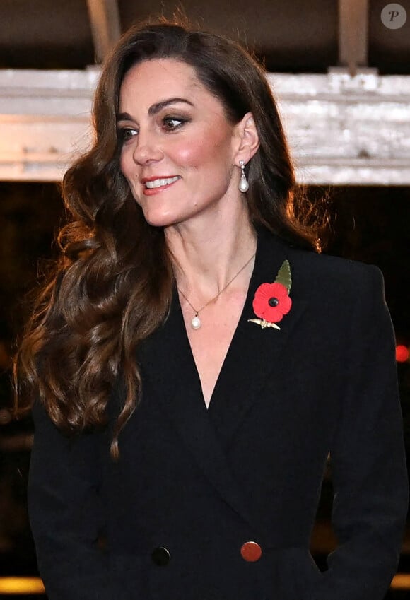 La princesse de Galles participera à la visite d'État de l'émir du Qatar et de son épouse, Sheikha Jawaher bint Hamad bin Suhaim Al Thani...
Catherine Kate Middleton, princesse de Galles - La famille royale du Royaume Uni assiste au Festival du souvenir (Festival of Remembrance) au Royal Albert Hall, Londres le 9 novembre 2024. © Chris Ratcliffe / Pool / Julien Burton via Bestimage 