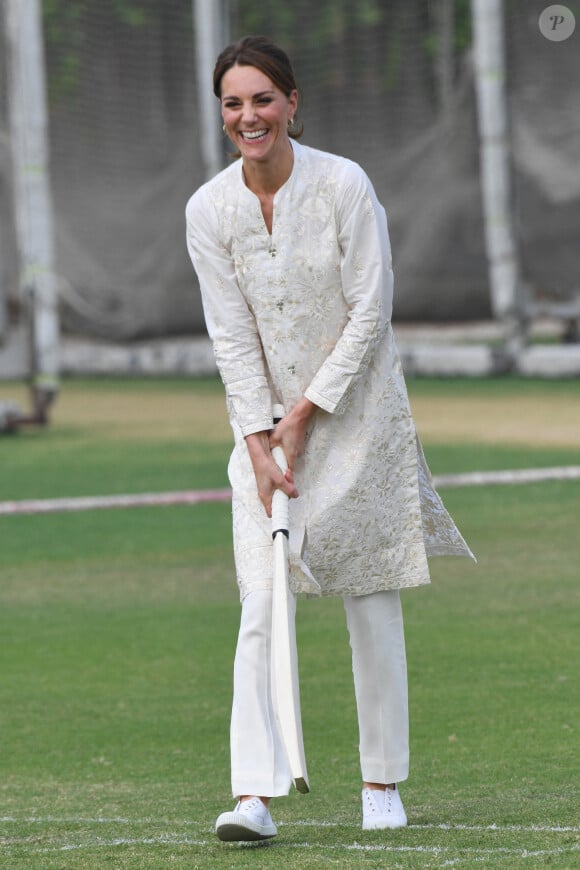 Le prince William, le duc de Cambridge et Catherine, la duchesse de Cambridge assistent à une démonstration de cricket à la National Cricket Academy à Lahore où ils participeront à un match avec des enfants qui participent au programme DOSTI du British Council. Le 17 octobre 2019. Photo par Splash News/ABACAPRESS.COM