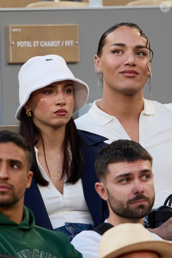 Lénie, Djebril (candidats Star Academy 2024) - Célébrités dans les tribunes des Internationaux de France de tennis de Roland Garros 2024 à Paris le 27 mai 2024. © Moreau-Jacovides/Bestimage  Celebs in the stands for the first round of the French Open tennis tournament at Roland Garros 2024 in Paris, France, on May 27, 2024. 