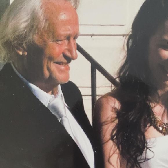 Le 15 septembre 2024, Isabelle Le Nouvel a célébré ses 12 ans de mariage avec Niels Arestrup en postant des photos sur son compte Instagram.