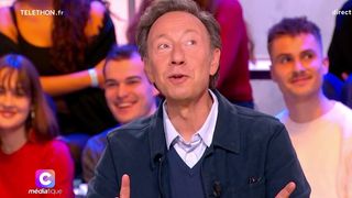 Stéphane Bern annonce une fausse information dans C Médiatique, l'animateur fait marche arrière : "J'ai été envoûté..."