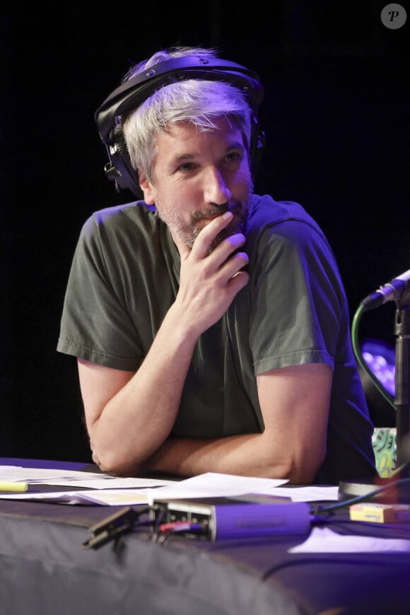 Guillaume Meurice sur le plateau de " La dernière " au théatre L'Européen, présentée par G.Meurice et diffusée en direct sur Radio Nova , à Paris, France, le 08 septembre 2024. © Jack Tribeca / Bestimage