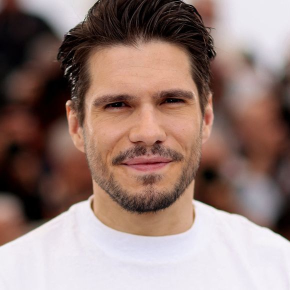L'acteur de 34 ans est le fils de Pierre Civil et Françoise Moulin Civil
 
François Civil - Photocall du film "L'Amour Ouf" (Beating Hearts / Compétition) lors du 77ème Festival International du Film de Cannes (14 - 25 mai 2024), le 24 mai 2024. © Jacovides / Moreau / Bestimage