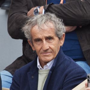 "J'ai vraiment des messages, une voiture brûlée, des messages de mort", raconte-t-il pour Clique
 
Alain Prost dans les tribunes au même moment dans les tribunes des Internationaux de France de tennis de Roland Garros 2024 à Paris, France, le 2 juin 2024. © Jacovides-Moreau/Bestimage