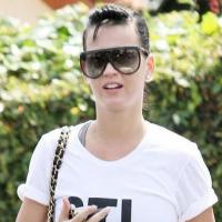 Katy Perry : Même quand elle se transforme en sprinteuse, elle ne quitte pas... son chouchou !