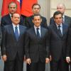 Nicolas Sarkozy et Silvio Berlusconi au Sommet franco-italien, à l'Elysée. François Fillon, Hervé Morin ou encore Bernard Kouchner sont de la partie. 09/04/2010