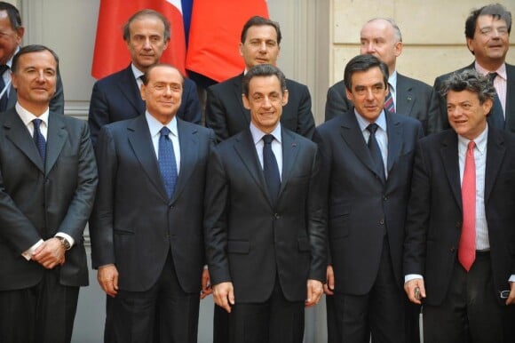 Nicolas Sarkozy et Silvio Berlusconi au Sommet franco-italien, à l'Elysée. François Fillon, Hervé Morin ou encore Bernard Kouchner sont de la partie. 09/04/2010
