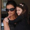 Suri Cruise et sa maman Katie Holmes à New York. 11/04/2010