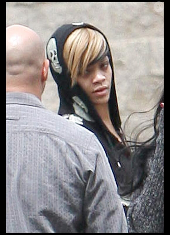 Rihanna sortant d'un studio d'enregistrement à Los Angeles le 10 avril 2010