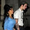 Amy Winehouse et son ex-mari Blake Fielder-Civil se promènent à la sortie d'une Clinique de Marlybone à Londres le 17 avril 2010