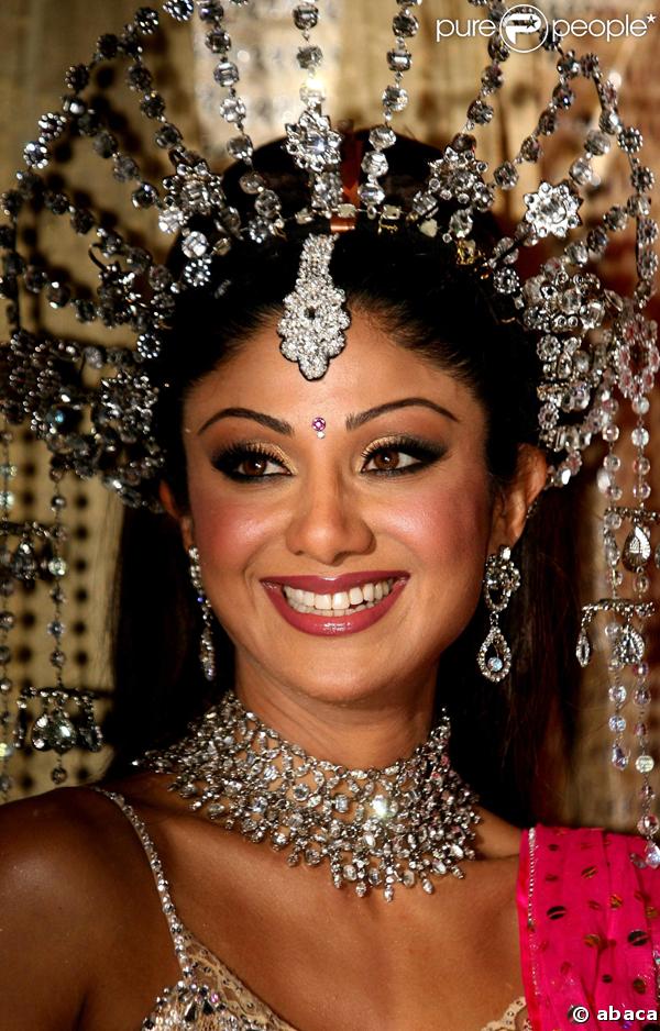 http://static1.purepeople.com/articles/2/54/52/@/18608-shilpa-shetty-la-star-de-bollywood-637x0-1.jpg