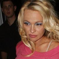 Pamela Anderson : La reine de la piste la joue sexy une fois la nuit tombée...