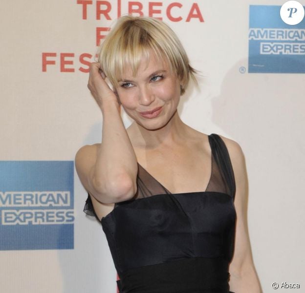 Quand Renée Zellweger, chic et mutine, passe la soirée ...