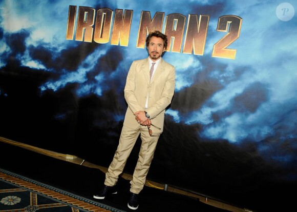 Les protagonistes d'Iron Man 2 - Robert Downey Jr., Scarlett Johansson, Gwyneth Paltrow, Don Cheadle et Mickey Rourke - et le réalisateur Jon Favreau étaient réunis au Four Seasons Hotel de Los Angeles, le 23 avril 2010, pour promouvoir la sortie
