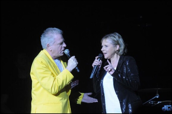 Dorothée et son fidèle acolyte Jacky, sur la scène de l'Olympia, le 17 avril 2010.