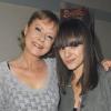 Dans les coulisses de son concert à l'Olympia, le 17 avril 2010,  Dorothée retrouve la chanteuse Alizée.