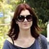 Kate Walsh porte un micro-short pour se rendre à une réunion des Al-Anon le 25 avril 2010 à Los Angeles