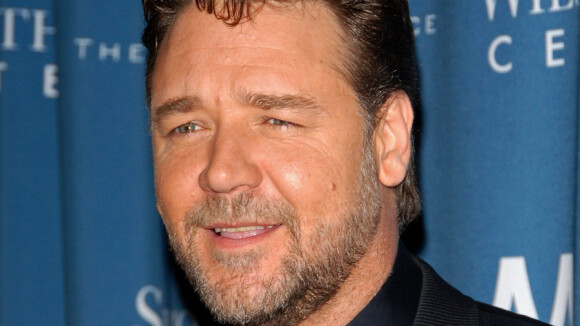 Russell Crowe : Le Robin des Bois de Hollywood ne manquerait pour rien au monde une fête avec ses amis !