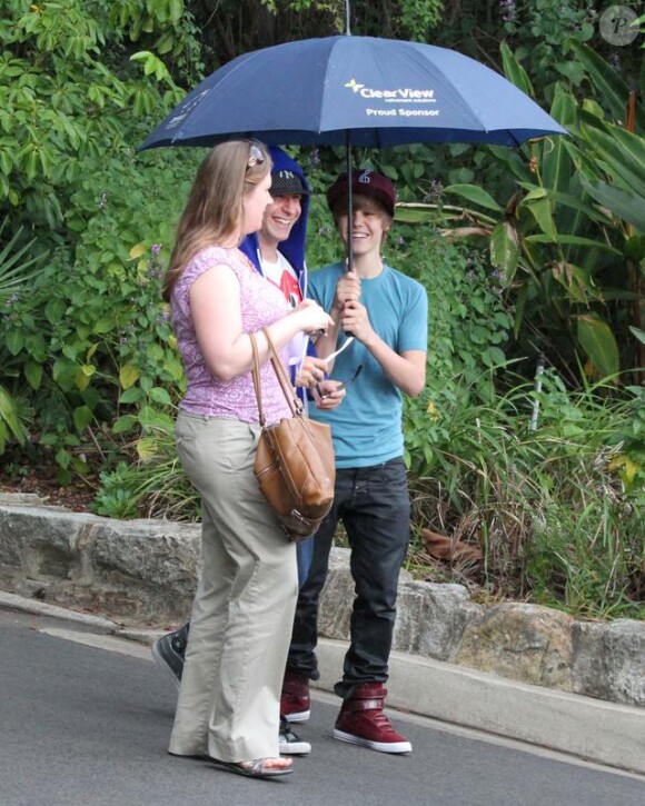 Justin Bieber se rend au zoo de Sydney (Australie), en marge de son épuisant tour du monde pour promouvoir son premier album, My World 2.0 (sorti en France sous le titre My Worlds).