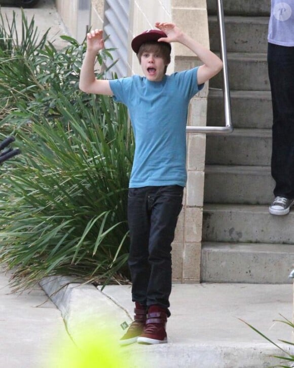 Justin Bieber se rend au zoo de Sydney (Australie), en marge de son épuisant tour du monde pour promouvoir son premier album, My World 2.0 (sorti en France sous le titre My Worlds).