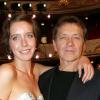 Bernard Giraudeau soutient sa fille Sara lorsqu'elle reçoit le Molière de la révélation théâtrale à Paris, le 14 mai 2007 !
