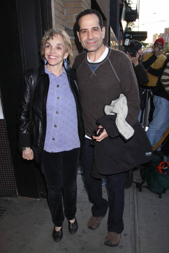 Brooke Adams et son mari Tony Shalhoub lors de la première du film Holy Rollers à New York, le 10 mai 2010