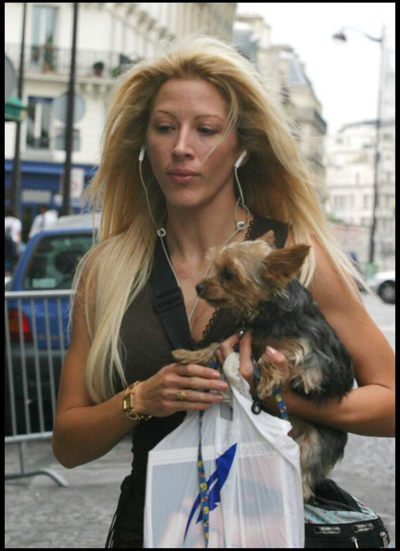 Loana et son chien en 2005
