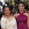 Aishwarya Rai et et sa maman sur le tapis rouge du 63e festival de Cannes. 14/05/2010