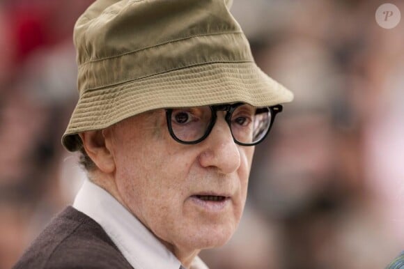 Woody Allen lors du photocall à Cannes pour You Will Meet A Dark Stranger, le 15 mai 2010