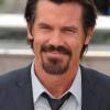 Josh Brolin lors du photocall à Cannes pour You Will Meet A Dark Stranger, le 15 mai 2010