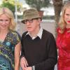 Woody Allen, entouré de ses actrices, Naomi Watts, Lucy Punch,  lors du photocall à Cannes pour You Will Meet A Dark Stranger, le 15 mai 2010