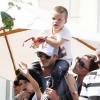 Victoria et David Beckham se rendent au concert privé des Jonas Brothers, en compagnie de leurs trois enfants.