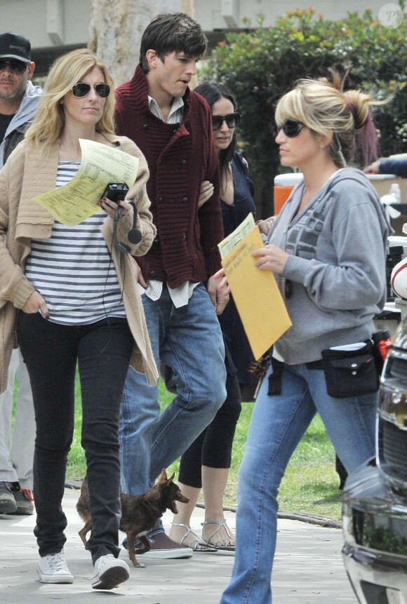 Demi Moore rend visite à Ashton Kutcher sur le tournage de Friends with benefits, à Los Angeles, le 14 mai 2010